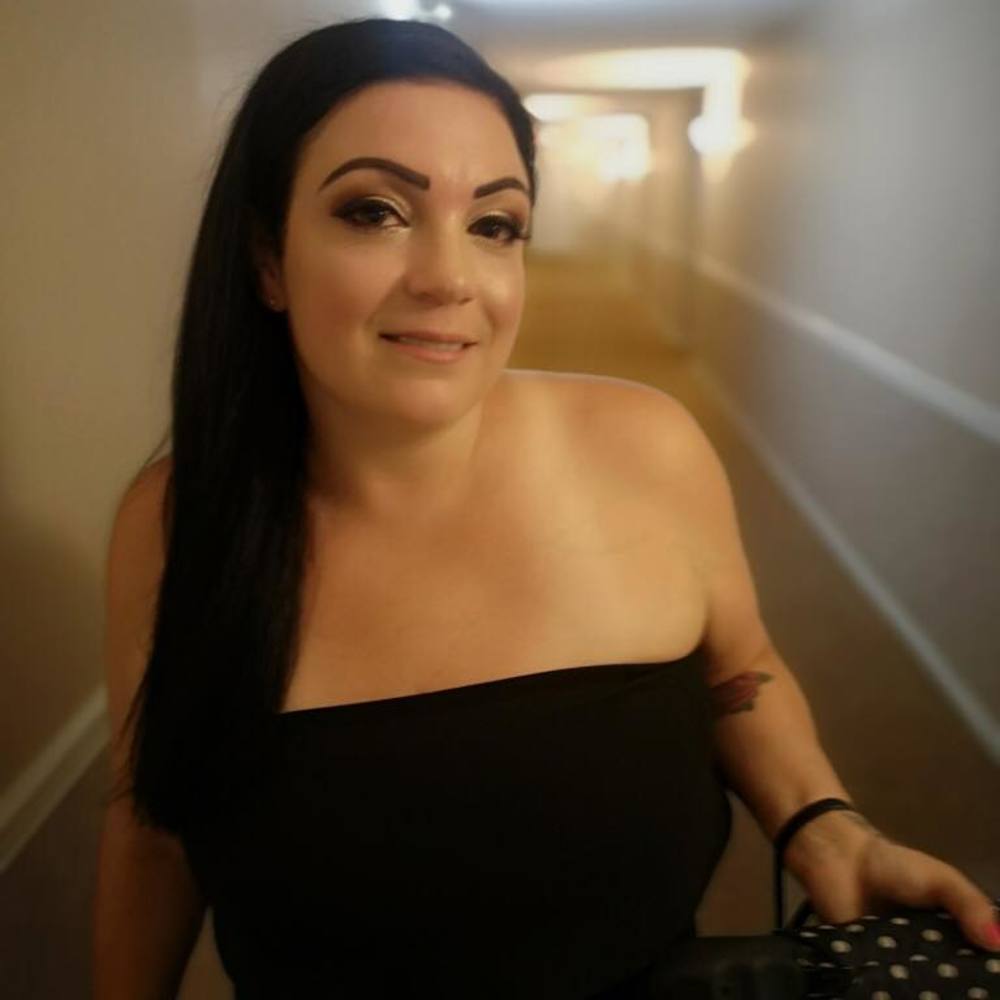 Meet your Posher, Danielle
